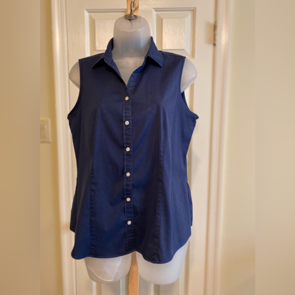 Charter Club - Woman’s navy sleeveless button down shirt, Size: 10